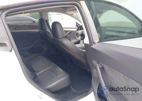 2023 Tesla Model Y Awd/Long Range Dual Motor All-Wheel Drive z USA, uszkodzony, nr VIN 7SAYGDEE9PA139906